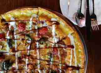 ဒီဆိုင်တွေမှာ pizza delivery ရပါတယ်